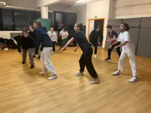 Élèves en cours de danse en studio